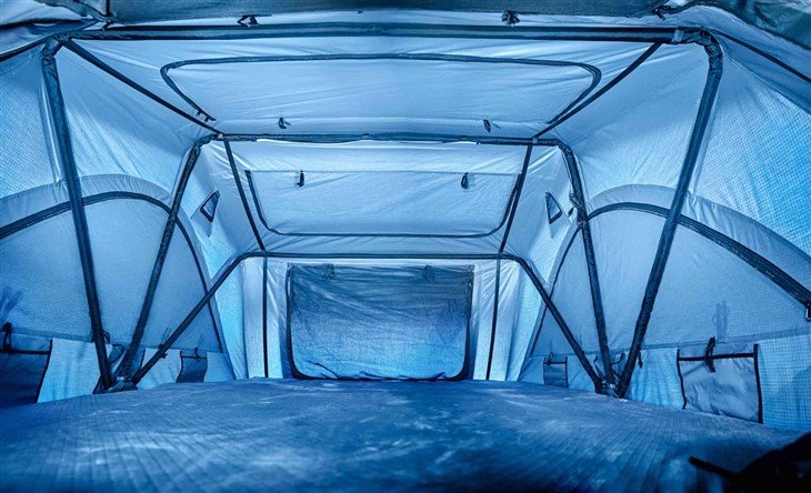 Customized Jeep Hard Shell Roof Top Tent